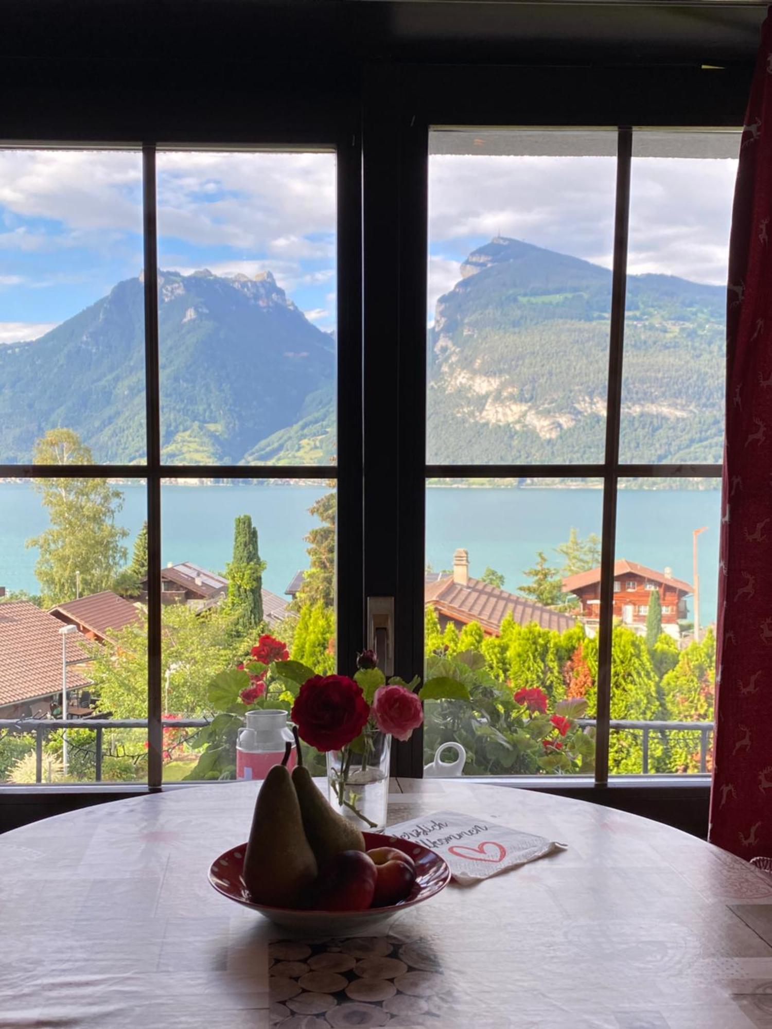 Herrlicher Blick Auf Berge Und See Faulensee Esterno foto